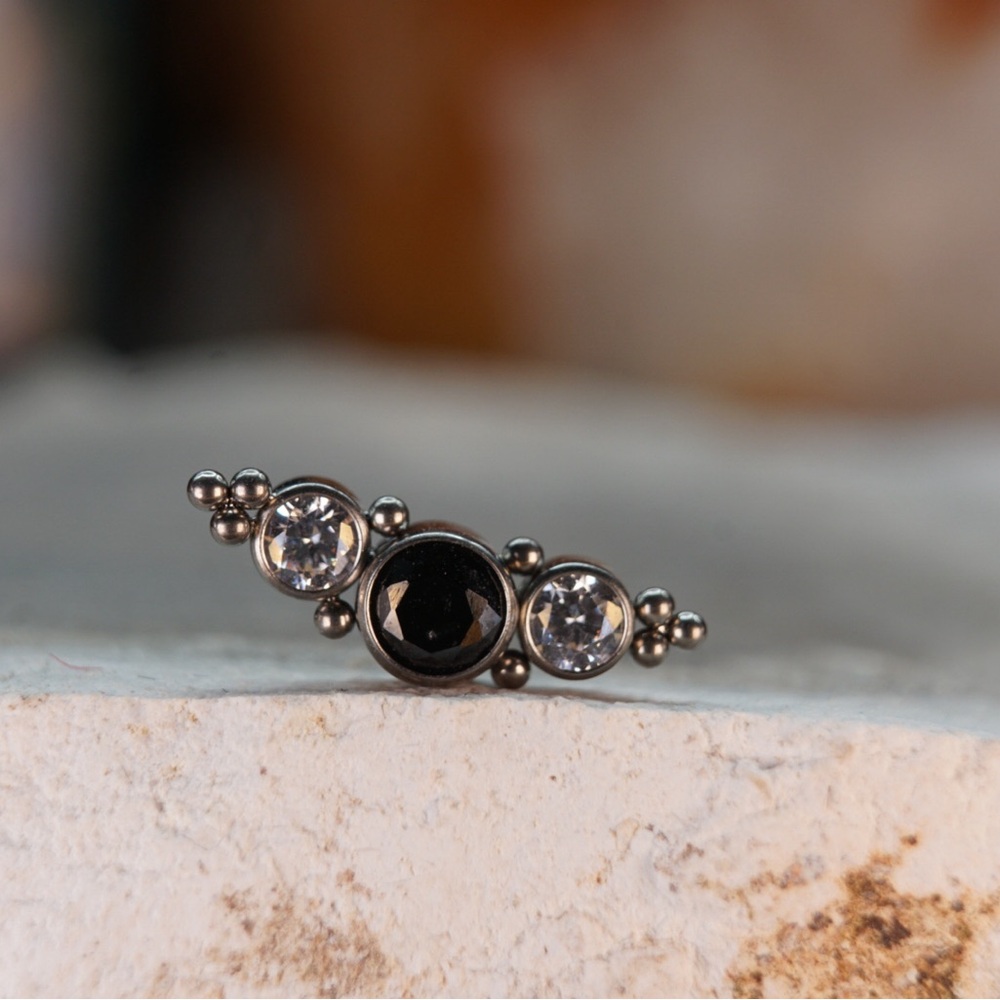 Black & Clear CZ Threadless Curve - Titanium - with 16g 5/16” labret